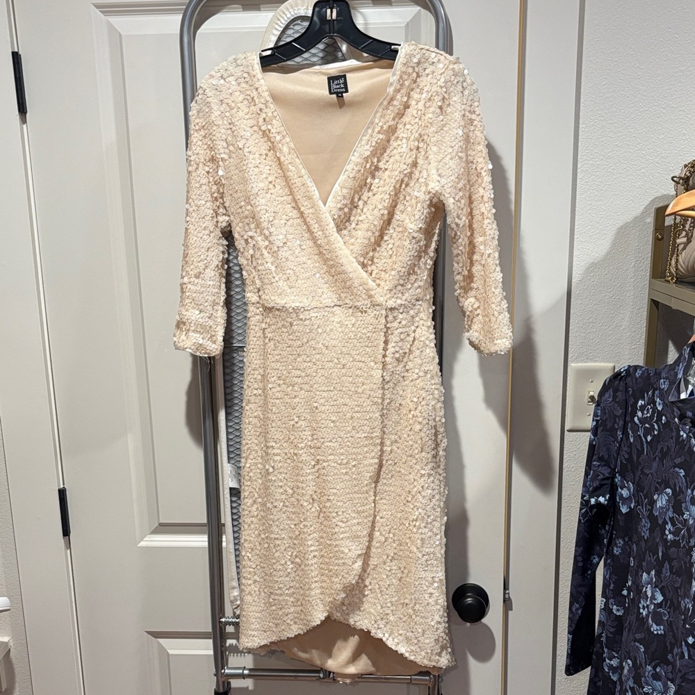 Elegant Cream Long Sleeve Dress